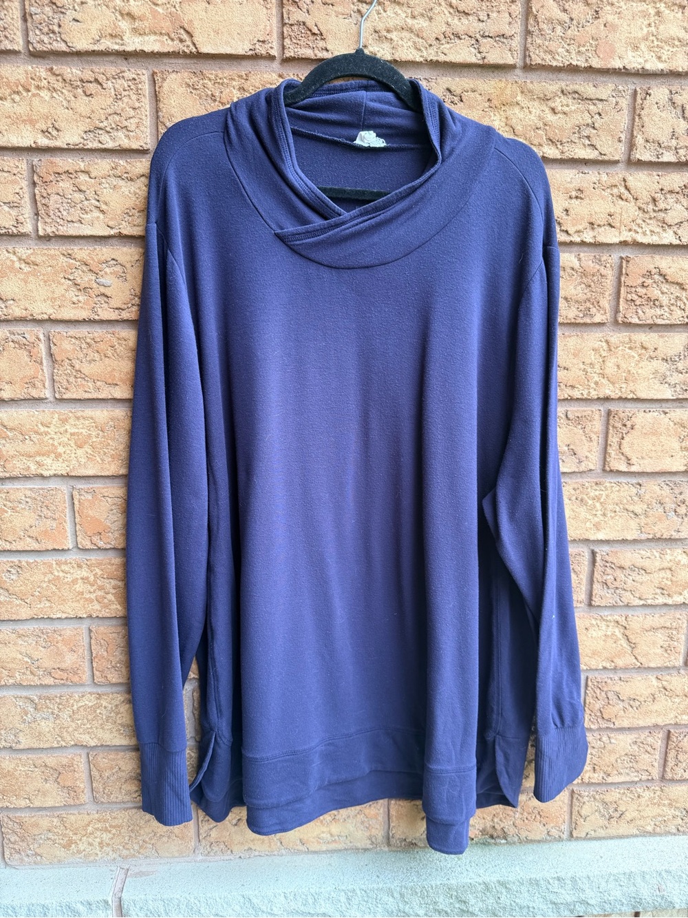 4/$25 • Cable & Gauge Navy Blue Cowl Neck Tunic Sweater